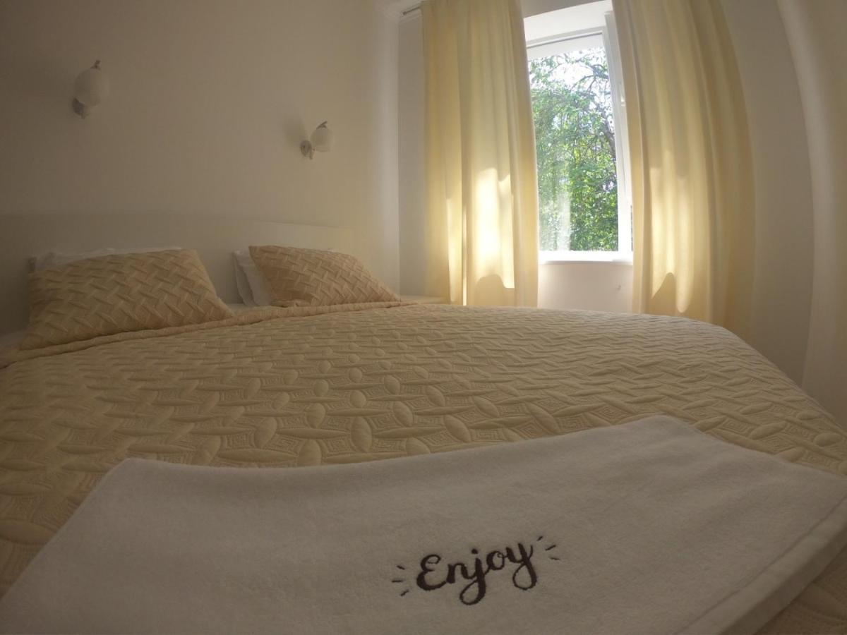 Boutique Hotel Enjoy 谢尔盖耶夫卡 外观 照片